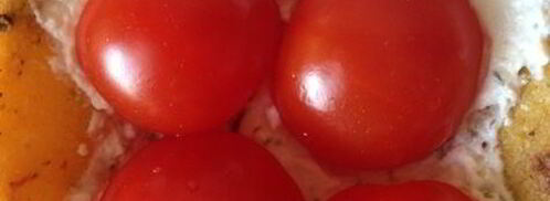 закусочные тарталетки из поленты с козьим сыром и помидорками черри. Шаг 6