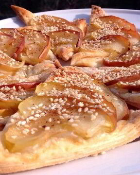Французский хрустящий тарт с яблоками и корицей