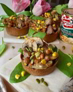 Мини-тарты с салатом из индейки и овощей