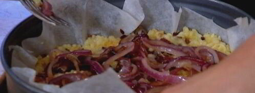 рисовый тарт с карамелизированным луком, сыром и грецкими орехами. Шаг 10