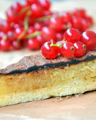 Тарт с миндальным кремом и шоколадом