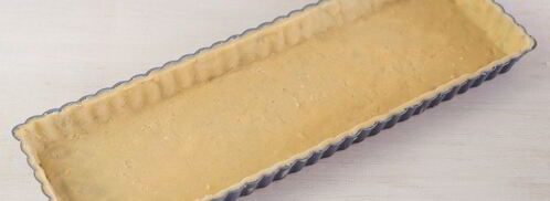 тарт с ревенем, заварным кремом и меренгой. Шаг 9