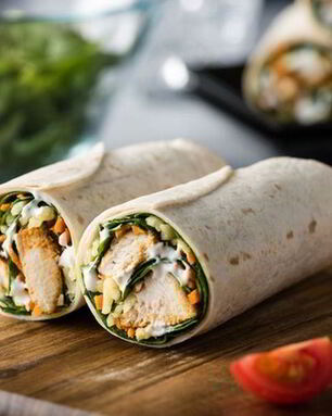 Тортилья с курицей и овощами