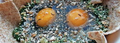 глазунья, запеченная в шпинате. Шаг 7