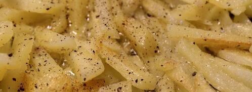 картофель в яичнице пир студента. Шаг 3