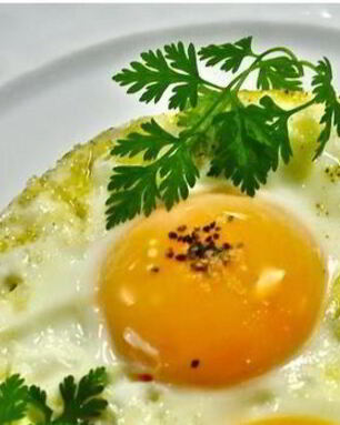 Яичница с кабачками на завтрак