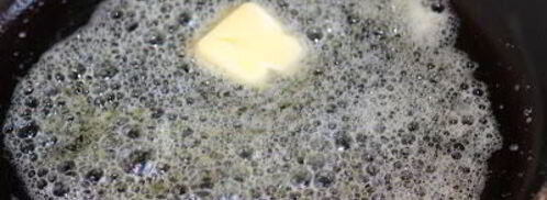 яичница с помидорами и чесноком. Шаг 3