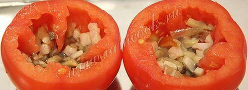 яичница с ветчиной и грибами запеченная в помидорах. Шаг 9