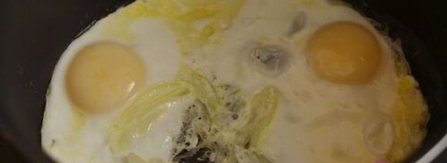 яичница в мультиварке. Шаг 3