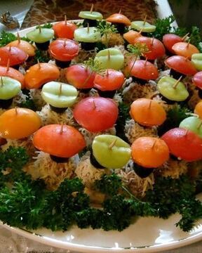 Закуска с паштетом на тостах