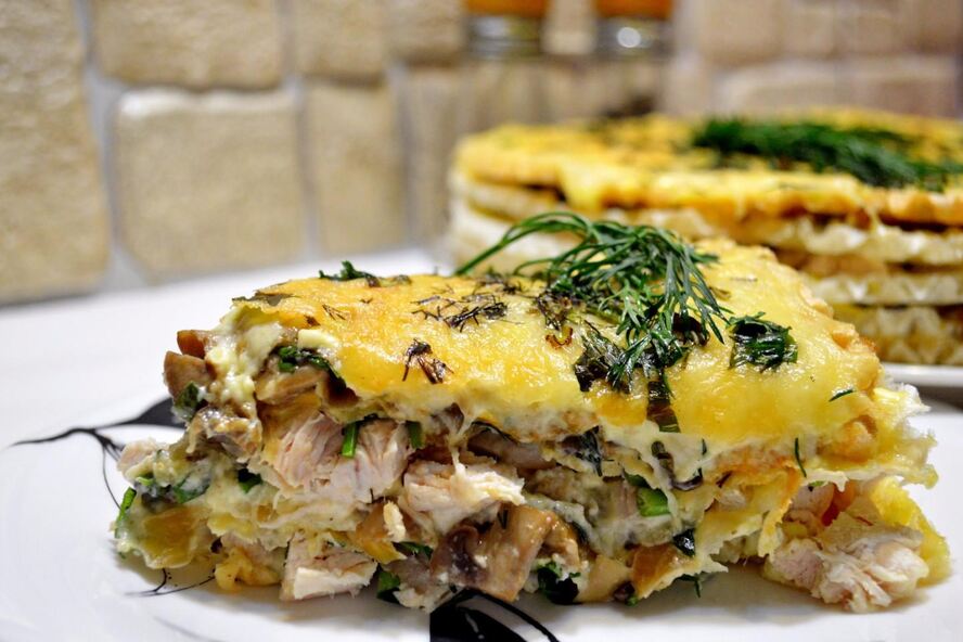 Рецепт закусочный торт наполеон с курицей и грибами