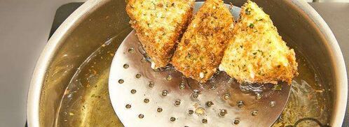 жареный сулугуни с помидорами. Шаг 10