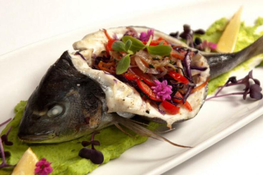 Рецепт дорада, фаршированная жюльеном из овощей