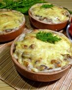 Жульен с грибами и сметаной