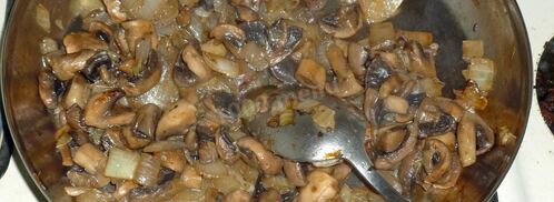 жульен с грибами и сметаной. Шаг 7