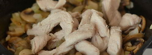 жульен с курицей и грибами. Шаг 5