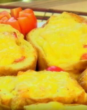 Жюльен с рыбой в батоне